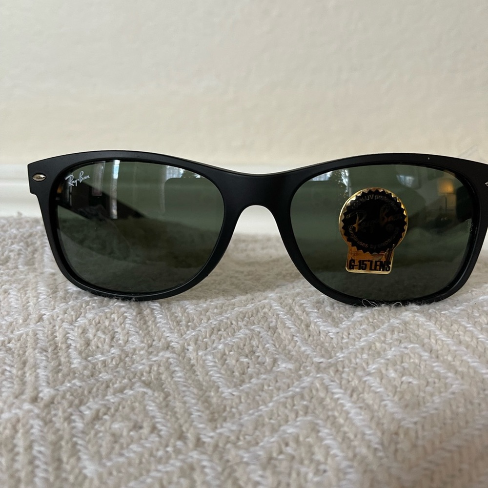 Unisex Ray-Ban Classic - Brand New Style RB 2132